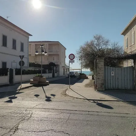 Brezza Marina A 30 Mt Dalla Spiaggia Marina di Castagneto Carducci Esterno foto