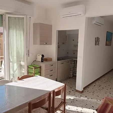 Brezza Marina A 30 Mt Dalla Spiaggia Marina di Castagneto Carducci Esterno foto
